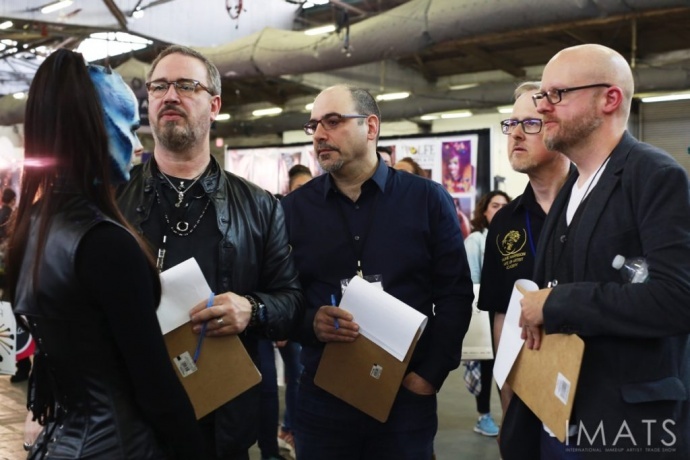 中國(guó)首位入圍IMATS大(dà)賽的(de)特效化(huà)妝師(shī)！