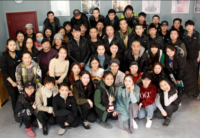 中國(guó)首位入圍IMATS大(dà)賽的(de)特效化(huà)妝師(shī)！